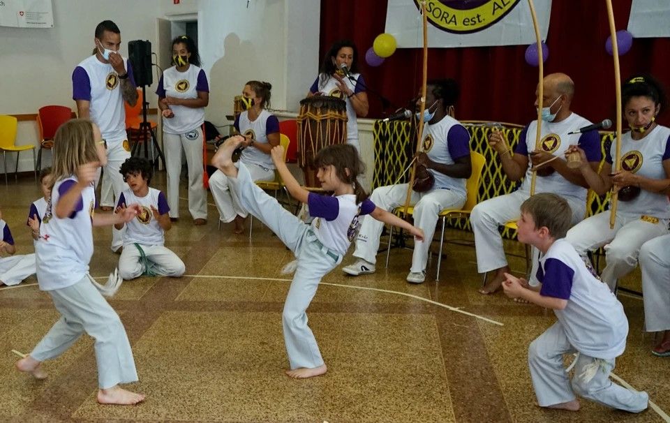 © Aduna Capoeira